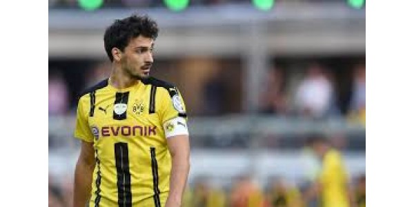 Hummels wraca do Borussii Dortmund